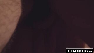 टीं 18+ स्लट विएन्ना रोज थिक कॉक के लिए डीपथ्रोट ऐक्शन चाहती है टुनाइट