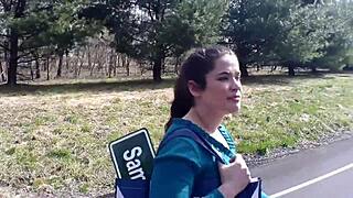 公共射精漫步 - 大胆面部羞耻白天