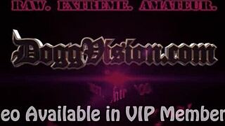 Musta poikaystävä barebackaa vaimoa kun mies kuvailee jokaista raakaa liikettä