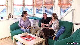 samo se sproščam, nemški fant jebe mačeho v nogavicah, mama jih ujame