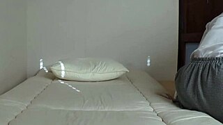 日本少女18+制服复古挑逗