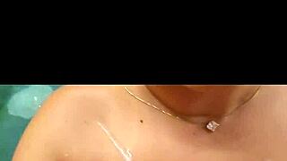 Amatörler Motel Havuz Partisinde Oral Sıraya Giriyor!