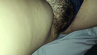 Kongkek Mentah Kali Pertama dengan Pepek Basah Anak Tiri Latina Mudah