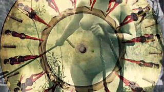 Dark Lantern Entertainment enthüllt Vintage Erotische Geständnisse von Frauen mit Tieren