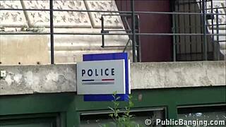 Eiffel Kulesi altında Paris'te riskli halka açık üçlü orgi açılıyor, sevimli Fransız hatunla