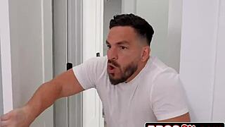 Küçük Masum Genç Kadın Üvey Baba ile Sert Pratik Yapıyor