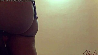 Малайзийская милф буйствует с деверем на кровати