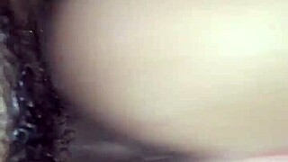 Benim nalgonalarımın ev yapımı hareketleri çok sıcak dayanılmaz!