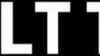 Yo, celodievčenská masáž sa rozšalela, prstoval som svoju nezbednú tetovanú masérku až squirtila tvrdo