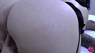 Hei, haluutko nähdä mummun maksavan pillulla?