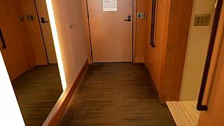 Já pegou sua namorada traindo com sua meia-irmã? Effy Cutie e Cami Strella ficam encharcadas de gozo.