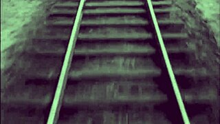 Vintage erotična ilustracija prikazuje retro anime slog v osupljivih podrobnostih