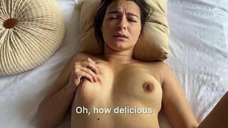 Завареник се промъква и взема девствеността ми с крем пай