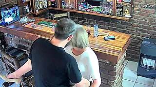 Fanget min kone i at snyde på kamera i et chokerende hjemmelavet video øjeblik.