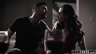 Ren tabu: ond lesbisk styvmamma manipulerar het styvson för dejter