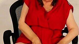 Busty Giantess Baba nadvisuje malog pastorka u divljoj kućnoj zabavi, o bože!