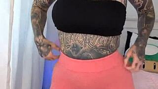 Melody Radford zkouší tělocvičné legíny v haul