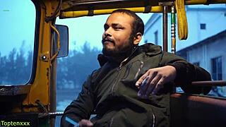 अरे, ये ऑटो ड्राइवर क्यों बैंग कर रहा है ब्यूटीफुल पैसेंजर भाभी को क्रिस्टल क्लियर ऑडियो के साथ?