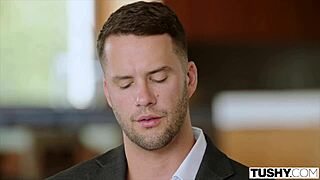 Tushy Горячая блондинка милф Чарли Форд кончает дико во время интенсивного анального траха