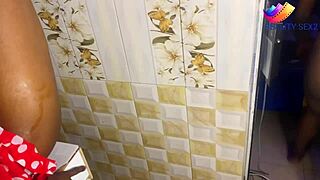 Hey, nak kongkek di dapur dengan teman wanita Ghana saya?