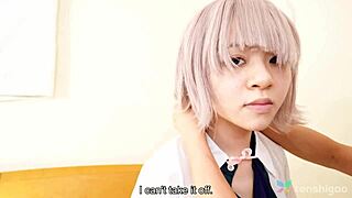 Japanska punca Saeko Ishiki sesa in jebe trdi kurac z obrito pičko