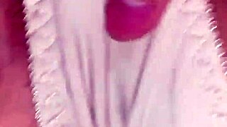 ฉันหยุดไม่อยู่ ต้องลูบจุดหวานของแฟนสาวเวียดนาม มันเฟี้ยวมาก!