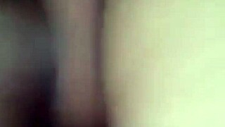 Горячая непальская женщина показывает большую сочную жопу