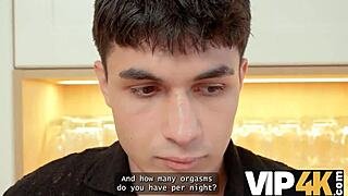 vamos, tengamos sexo ardiente en el baño después de afeitar mi coño.