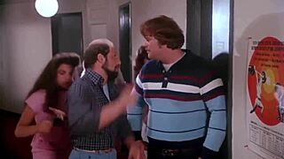 Provato threesome MMF selvaggio come in Body Girls 1983?