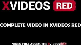 공개에서 취한 흑인 낯선이가 이탈리아 여자 강간