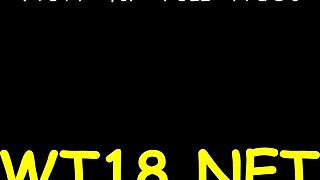 Šíleně horká svůdná holka dráždí a potěšuje