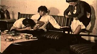 Ich kann nicht glauben, dass meine alte Oma Fanny so wilde Geheimnisse in ihrem früheren Leben hatte!