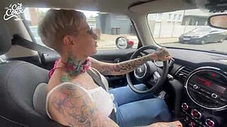 Wow! Offentlig legetøjsorgasme i indkøbscenter!