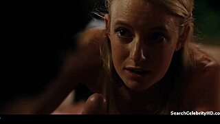 Hei Clary Elving ja Yohanna Idha, haluatteko näyttää niitä tissejä?